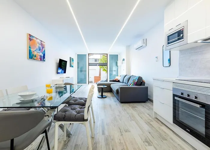 Stylish 179 Parque Santiago 2, Front Of The Sea